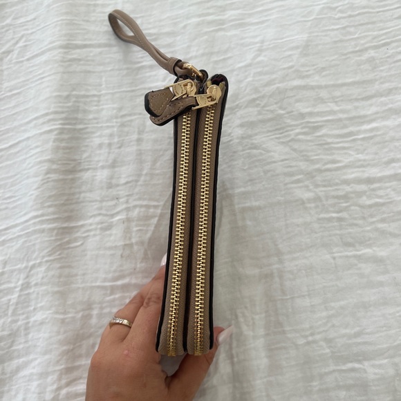 Coach Wristlet - Picture 3 of 4